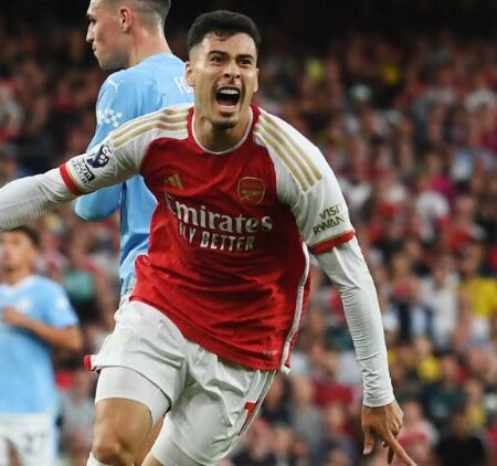 Arsenal bất ngờ đánh bại kình địch Man City